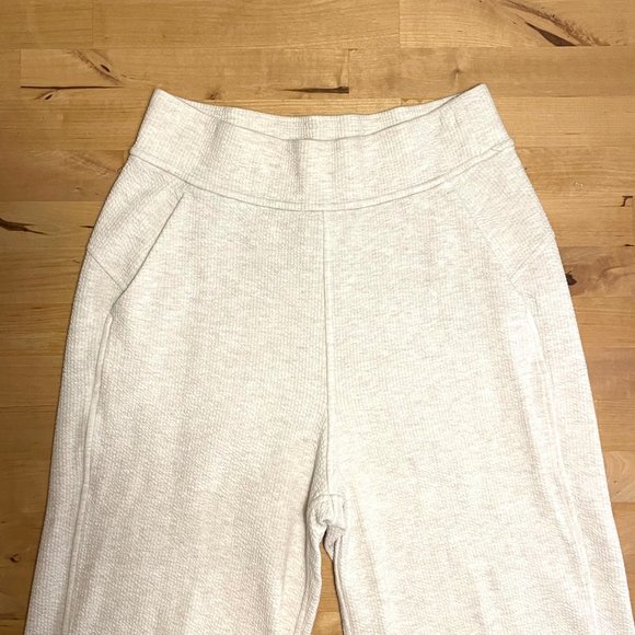 Lululemon Athletic Cropped Pants Size - Picture 1 of 5